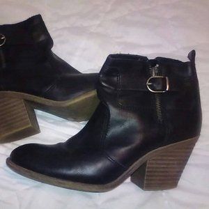 Lucky Brand Sz 9M Black Zip side Short Heeled Boots Booties